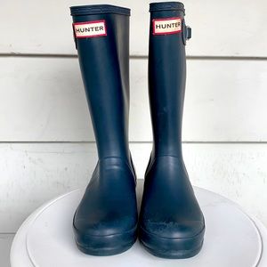 Hunter rain boots girls size 3 boys size 2 navy blue excellent condition